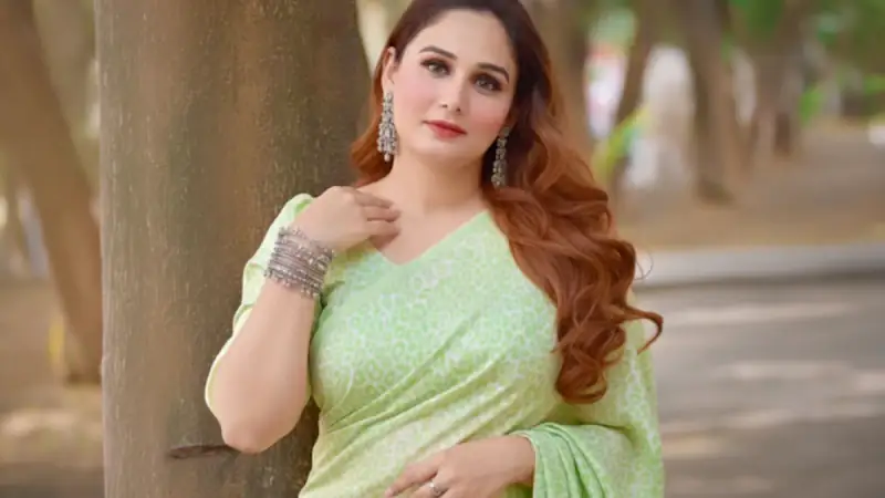 Swati Vidyarthi from Navi Mumbai Selected as Mrs Finalist in MMT Model India 2026