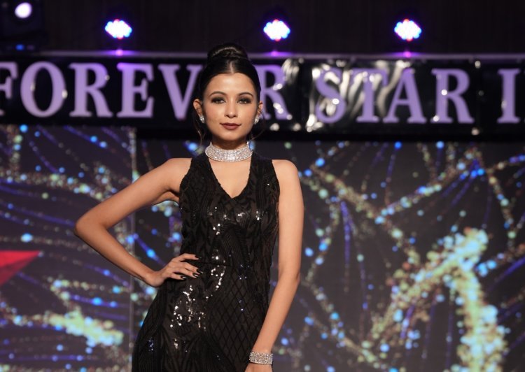 In Miss India 2022, Sunidhi got the title of first runner up from Maharashtra