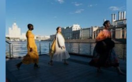 From Tradition to Trendsetting FDCI Presents INDIAN HANDLOOM