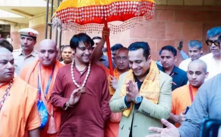 Dr. Vivek Bindra Took Baba Bageshwar Sarkar To ISKCON Temple