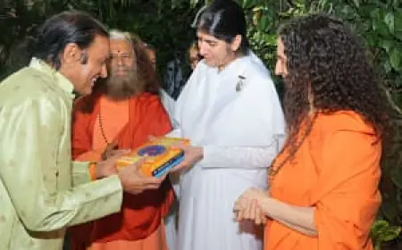 Dr. Dinesh Shahra, The Pioneer of Yellow Revolution Presents ‘Sanatan Living’ Series to BK Shivani Verma at Parmarth Niketan