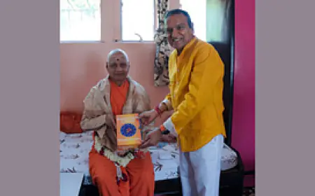 Dr. Dinesh Shahra Presents ‘Sanatan Living’ Book Series in Dialogue with Swami Govind Dev Giri Maharaj at Rishikesh