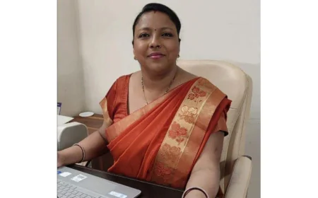 How a Delhi Dietitian Can Help Women Balance Their Hormones Naturally Through Diet