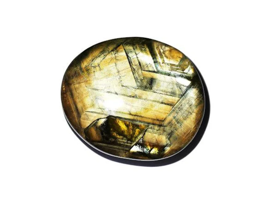 Gold Sheen Sapphire: The Rare Gem That’s Also a Smart Investment