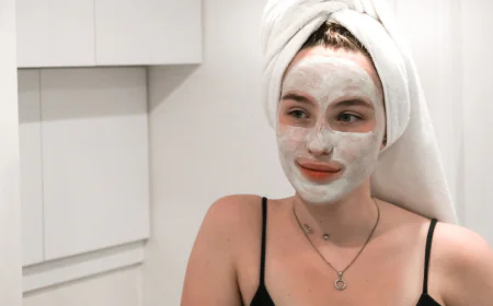 How to Detox and Balance Oily Skin: Clay Mask + Niacinamide Moisturizer Routine