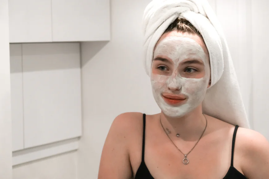 How to Detox and Balance Oily Skin: Clay Mask + Niacinamide Moisturizer Routine