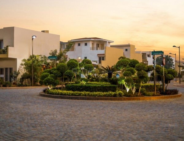 Paramount Group’s Golfeforeste Villas is a luxury township spectacle located in the heart of Greater Noida