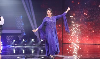 Mesmerizing moment! The mother-daughter duo, Hema Malini and Esha Deol groove to each other’s song on Superstar Singer 2
