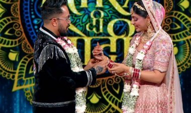 Akansha Puri wins the heart of Mika Singh : Mika Di Vohti