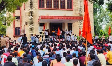 Students vandalized outside Vice Chancellor's secretariat in RU