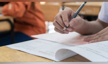 Teachers attacked education officers in Pakistan