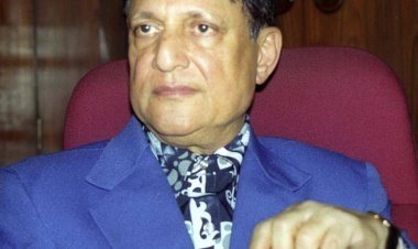 Sawan Kumar Tak unheard story: stole 45 rupees, fled to Mumbai; Wanted to marry Meena Kumari