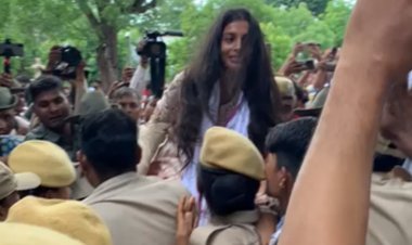 Lathi charge on NSUI students in Rajasthan University