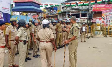 Tipu and Savarkar supporters clash in Shivamogga, Karnataka
