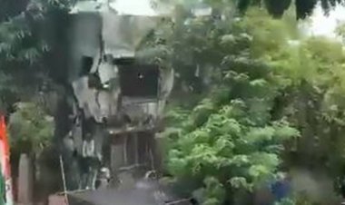 40-year-old building collapses in Mumbai's Borivali