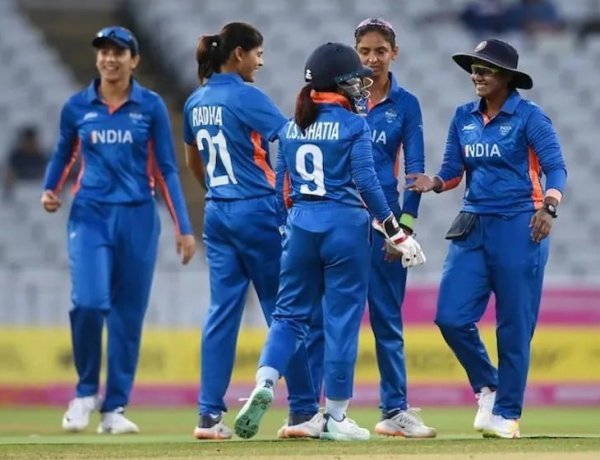 India's women's cricket team defeated England by 4 runs in the semi-finals