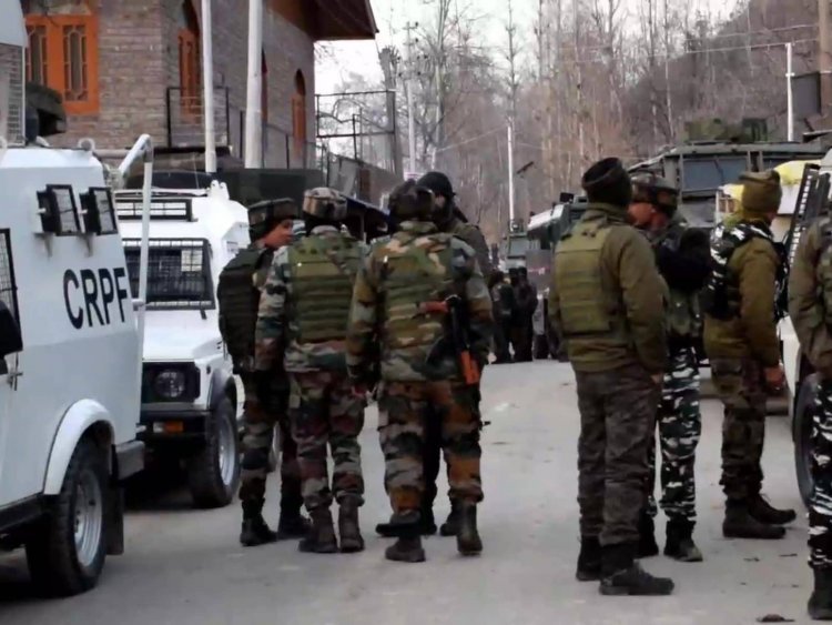 Grenade attack on CRPF bunker; One jawan was injured