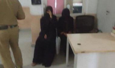 Two women entered the pandal wearing a burqa, broke the Durga idol