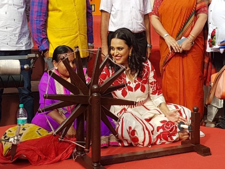 Swara Bhaskar reached Raipur: Shopping in Pandri Haat, spinning the wheel