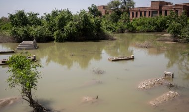 Cemeteries submerged in Pakistan due to floods