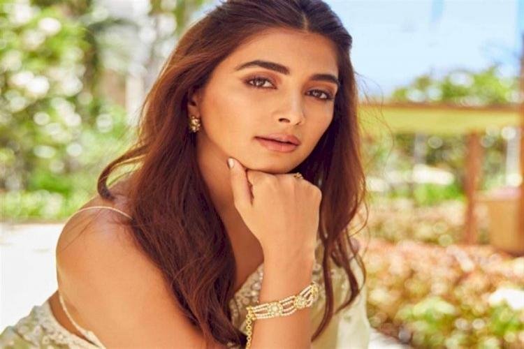 Follow These Tips To Get Curvy Look Like Actress Pooja Hegde