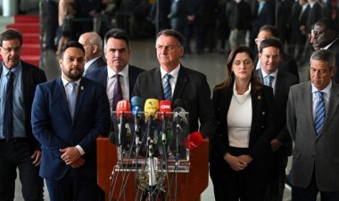 Bolsonaro breaks silence 2 days after Brazil election