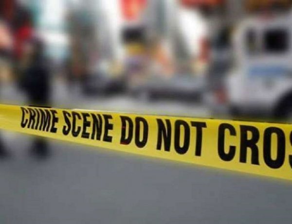 Cash-weapons recovered from dacoits in Jaipur