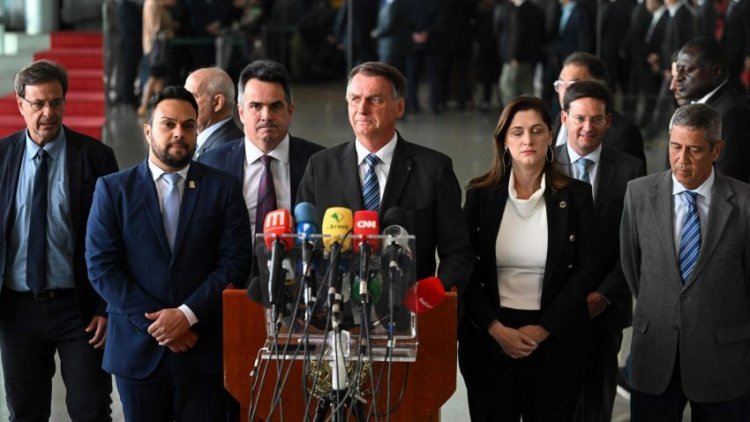 Bolsonaro breaks silence 2 days after Brazil election