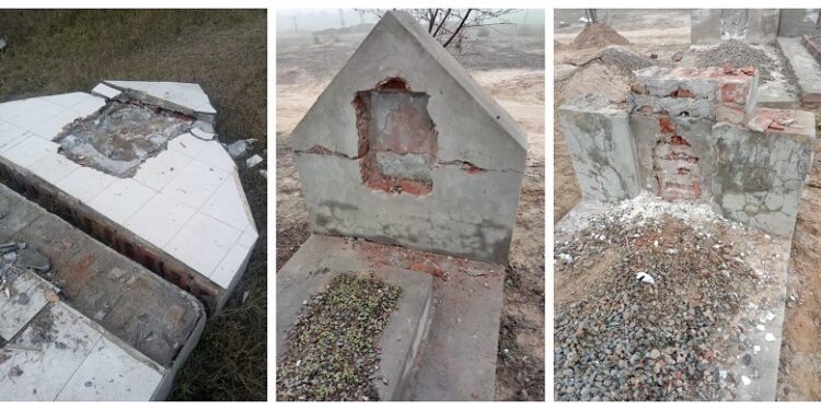 Attack on Ahmadiyya cemetery in Pakistan