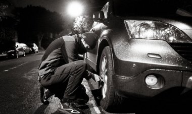 Climate activists puncture the tires of 900 cars