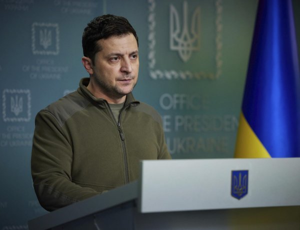 Fearing attacks Zelensky reached Poland by train, then Washington in NATO's spy plane