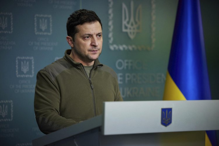 Fearing attacks Zelensky reached Poland by train, then Washington in NATO's spy plane