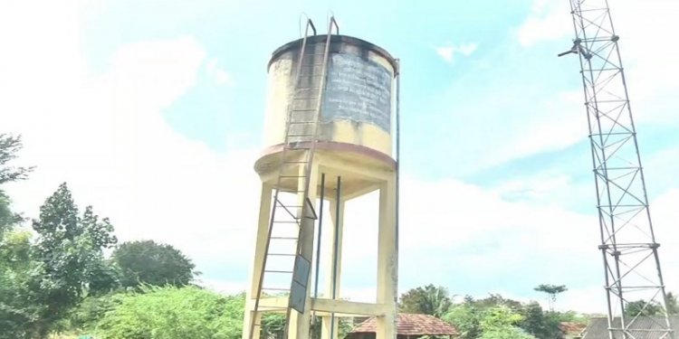 Atrocities on Dalits in Vengaivasal: So much feces poured into the water tank that the drinking water turned yellow