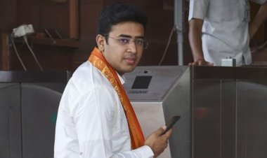 BJP MP had opened the emergency gate of the plane: Scindia said- Tejasvi Surya accidentally opened the gate apologized