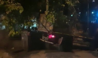 Road collapse in Delhi, 1 killed: Truck full of bricks overturned in Mangolpuri