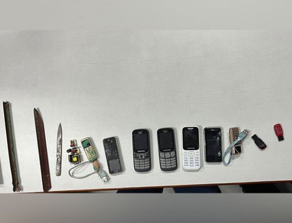 117 mobiles recovered in last 15 days, 5 officials of Mandoli jail suspended