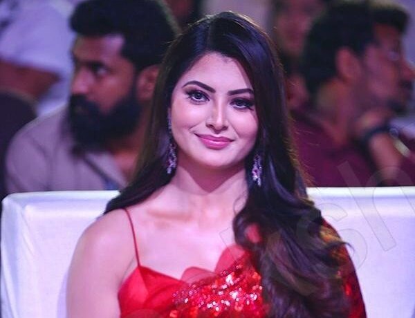 Urvashi Rautela greeted with Rishabh Pant chants for the 10th time, ignores it like a queen Chiranjeevi impressed