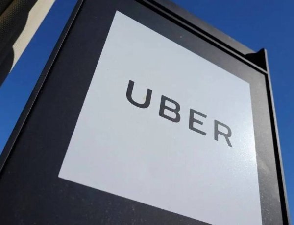 Stones pelted at woman Uber driver's car in Delhi