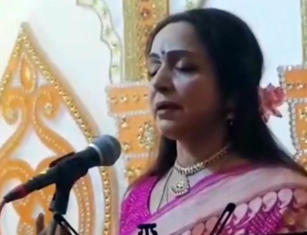 Hema Malini reached Vrindavan: Bhajan sung in Radha Raman temple of Mathura