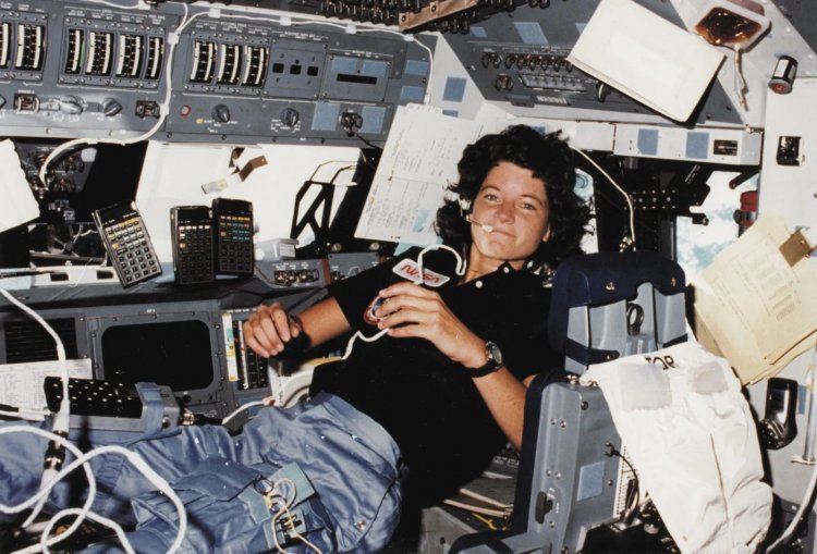 38-year-old satellite will hit the earth: America's first female astronaut left in orbit