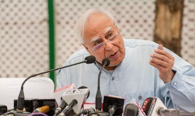 Kapil Sibal launched the website 'Insaaf Ke Sipahi'
