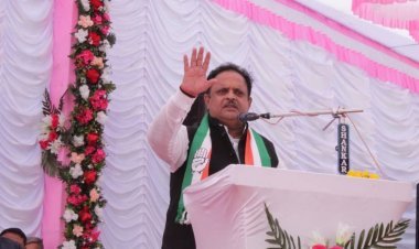 Raghu Sharma said - announce new districts CM: said - more districts than us in small states