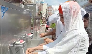 Deep Sidhu's girlfriend reached Amritsar: Reena bowed down at the Golden Temple on the actor's birthday