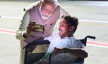 Prime Minister Modi's Special Selfie: Took photo of Divyang BJP worker in Tamil Nadu himself