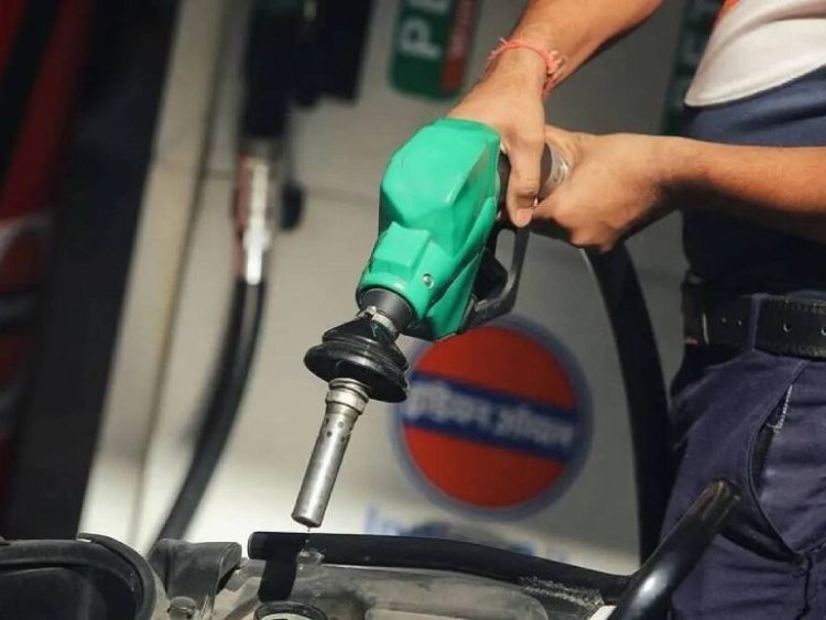No change in petrol-diesel prices, petrol sold above Rs 100 a litre in 16 states