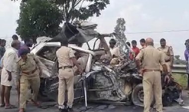 10 killed in car-bus collision in Karnataka: Accident occurred near Mysuru