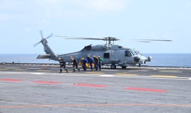 Romeo helicopter landing on India's warship for the first time