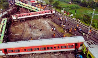 Coromandel Express Accident: Death Toll Reaches 261; PM Modi Heads To Balasore, West Bengal CM Arrives