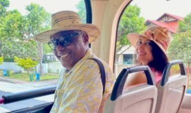 Ashish Vidyarthi is on vacation with wife Rupali