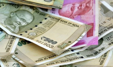 Indian Rupee vs Dollar: Rupee remains flat against US dollar, doing business at 82.05